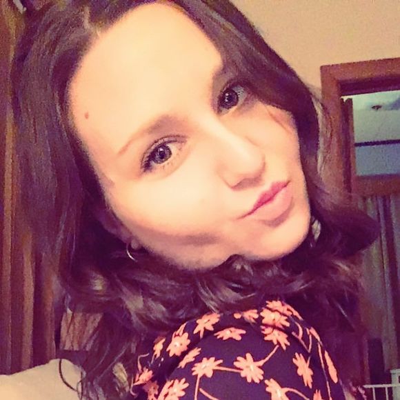 Meet your Posher, Elise - Picture 1 of 1